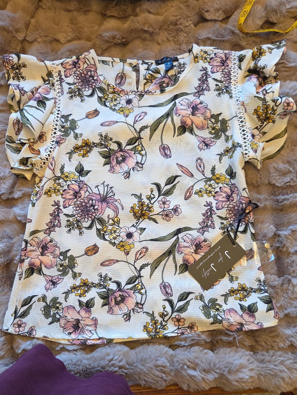 J for Justify Cream Floral Ruffle Sleeve Blouse